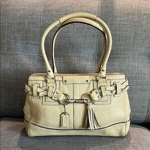 COACH Hampton Carryall Tote Satchel Bag in Pebble Leather 13.5”x9”x3.5” Preloved